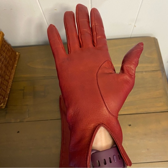 Vintage Super Soft Leather Red Gloves Slit Wrist Designer Classic Timeless - Picture 10 of 13